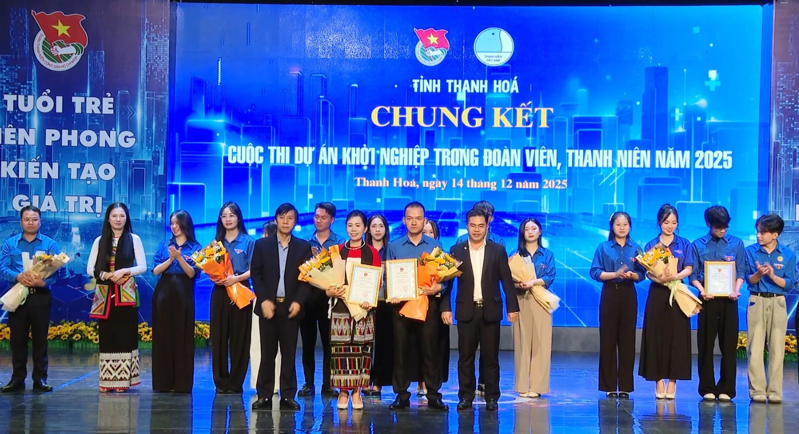 “Số hóa” tình yêu quê hương