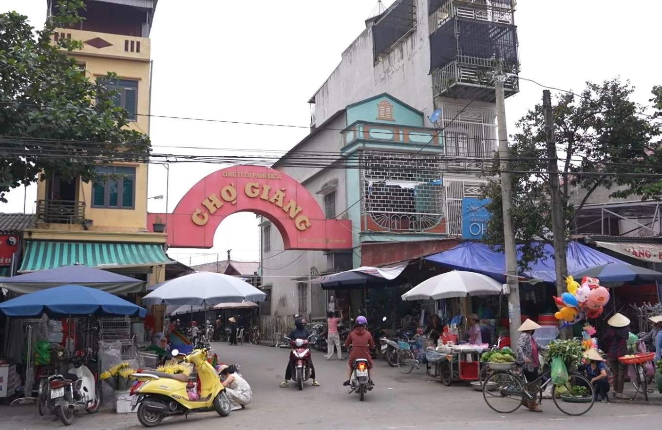 Lang thang chợ quê