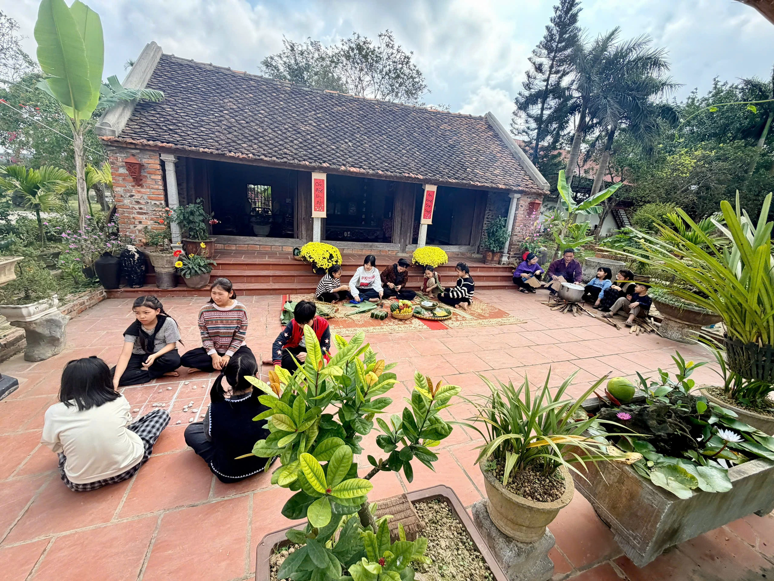 Gieo mầm yêu thương từ những mùa xuân tuổi thơ