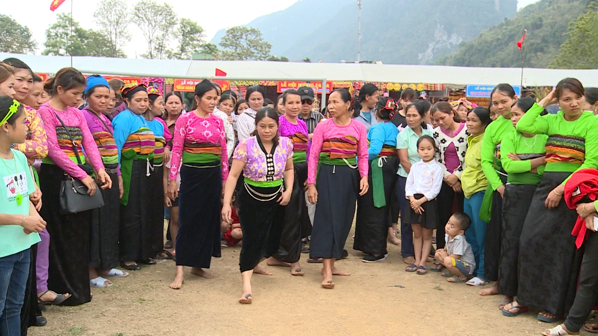 “Tó mắc lẹ” - Trò chơi độc đáo ngày xuân