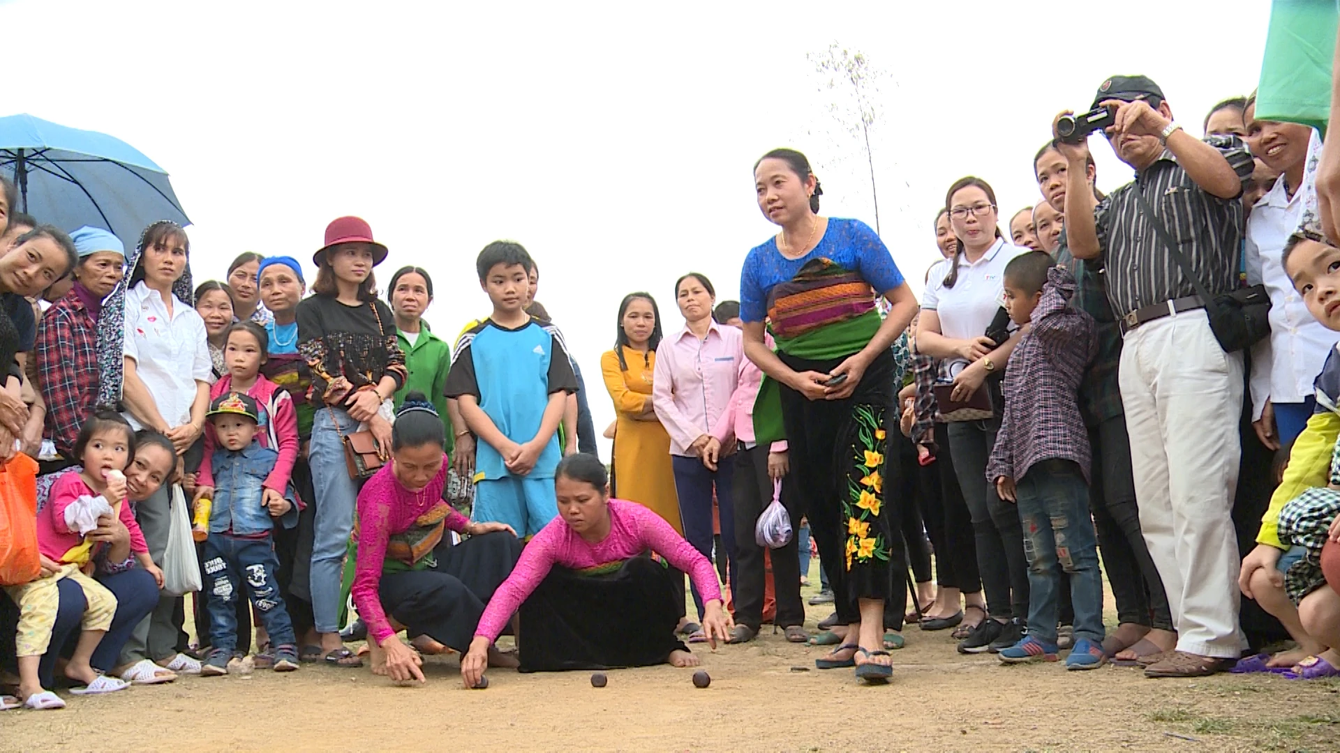 “Tó mắc lẹ” - Trò chơi độc đáo ngày xuân