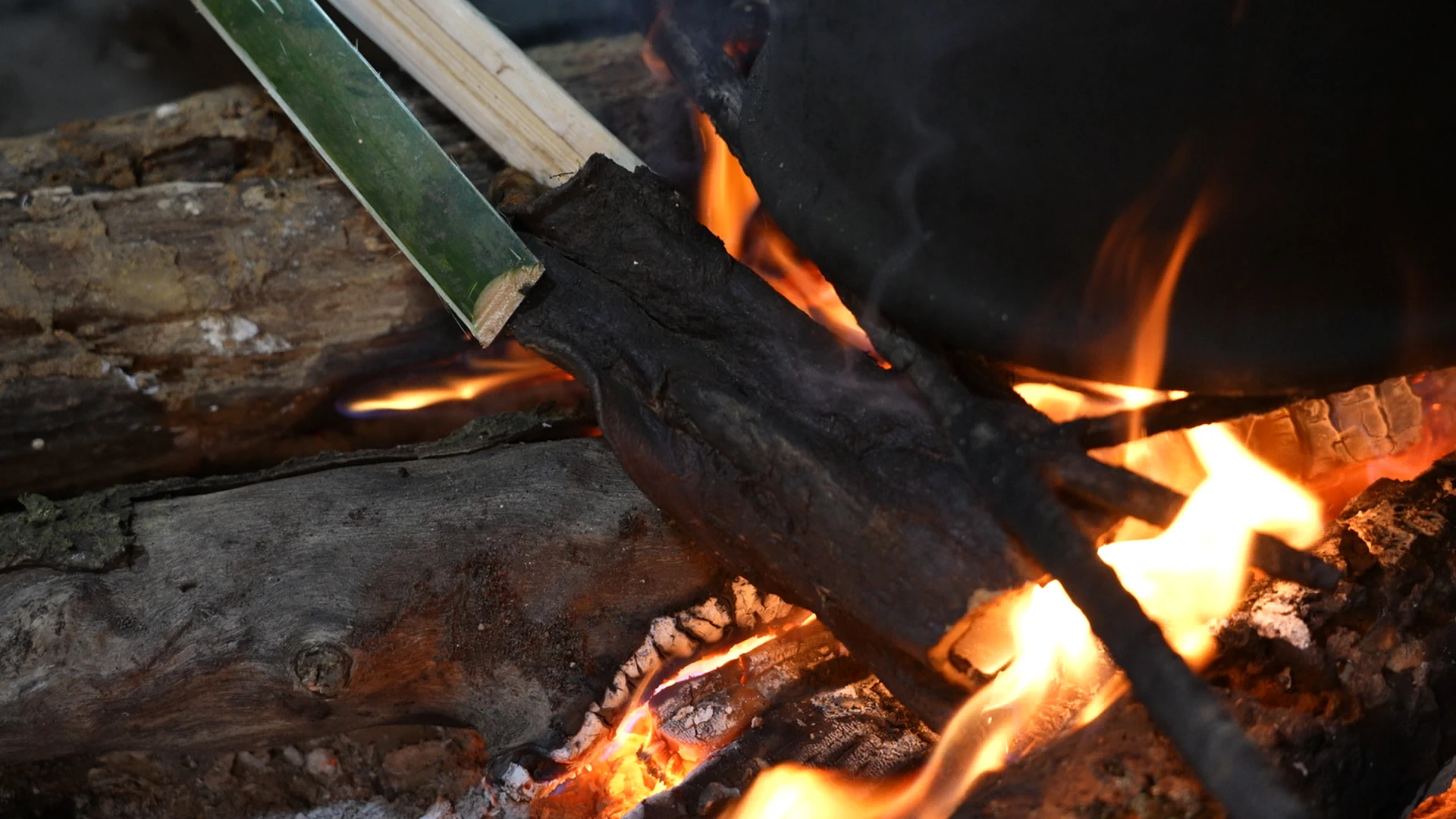 Canh môn da trâu: Mộc mạc mà vấn vương...