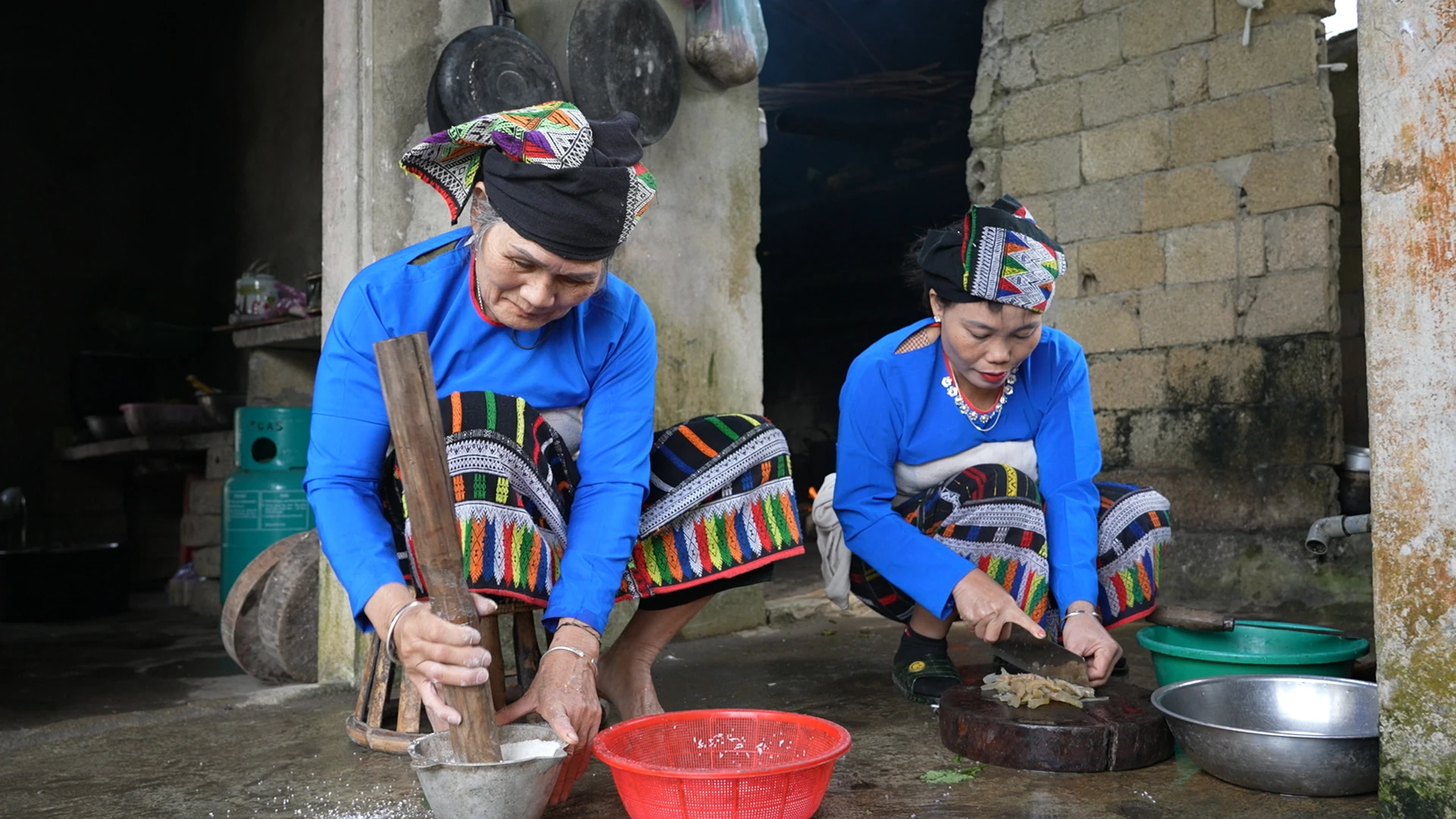 Canh môn da trâu: Mộc mạc mà vấn vương...
