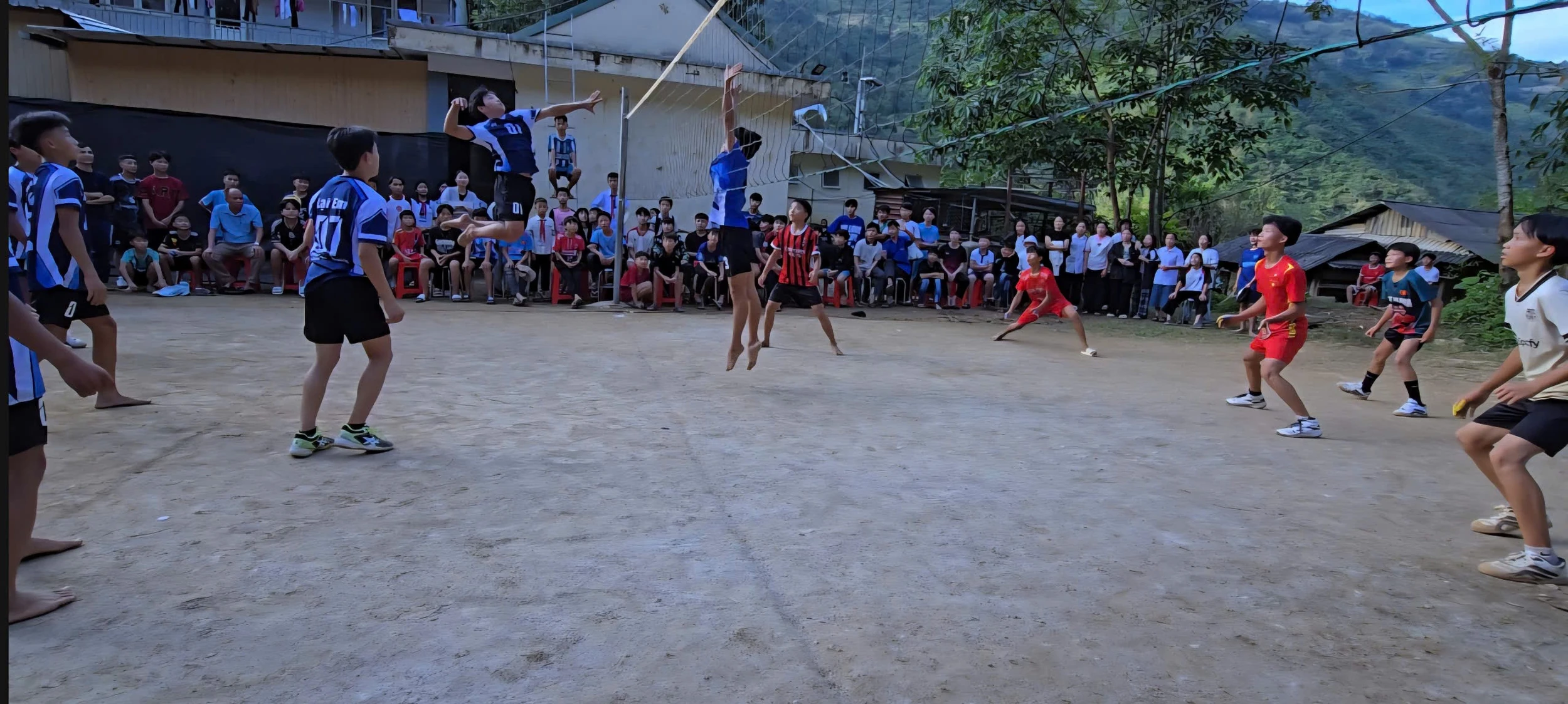 Tết yêu thương cho học sinh nơi vùng cao Pù Nhi