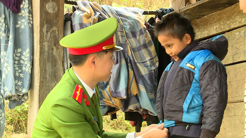 “Con nuôi Công an” – mầm xanh tri thức giữa núi rừng Yên Nhân