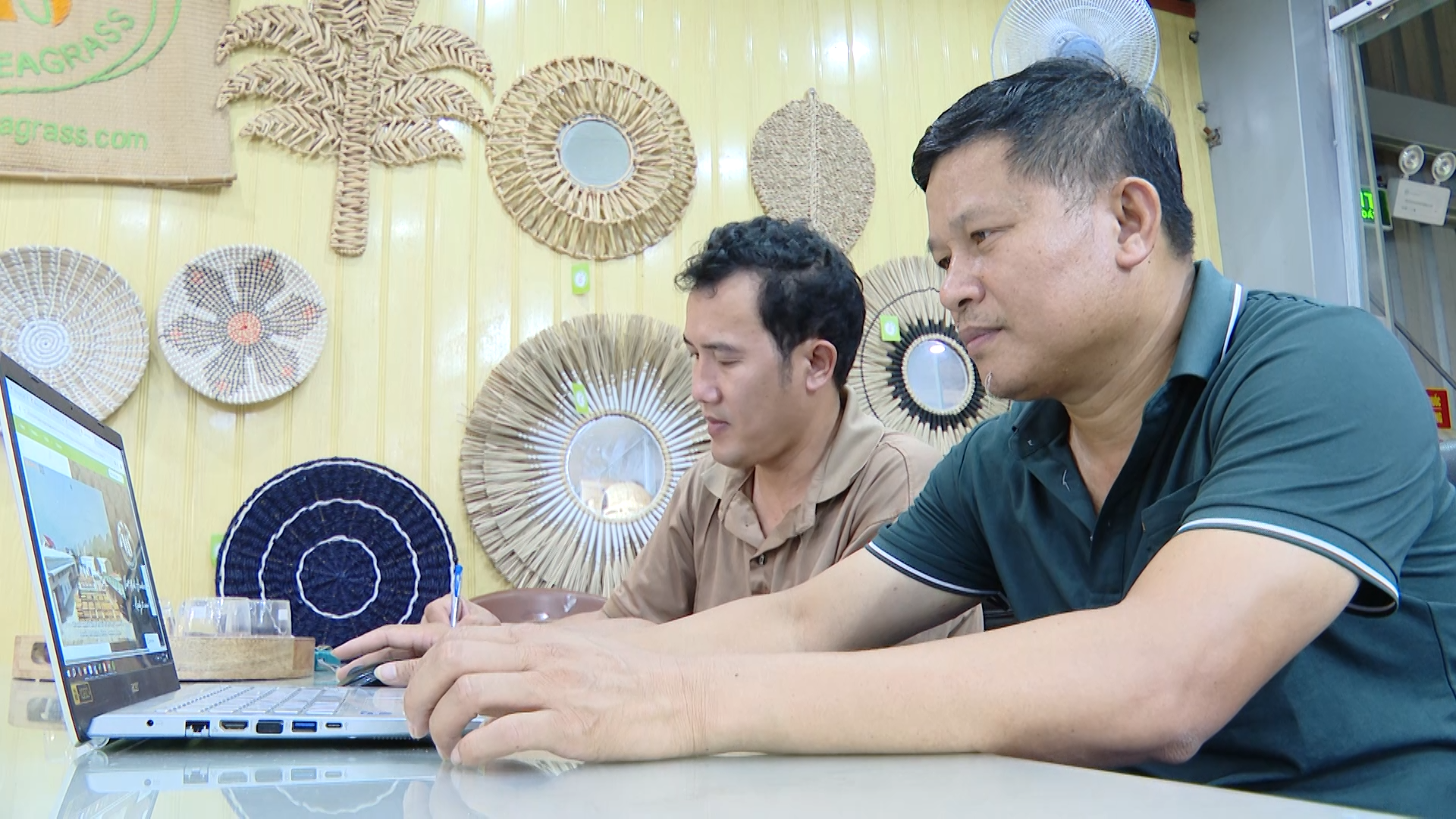 Đưa sản phẩm địa phương “phủ sóng” sàn thương mại điện tử