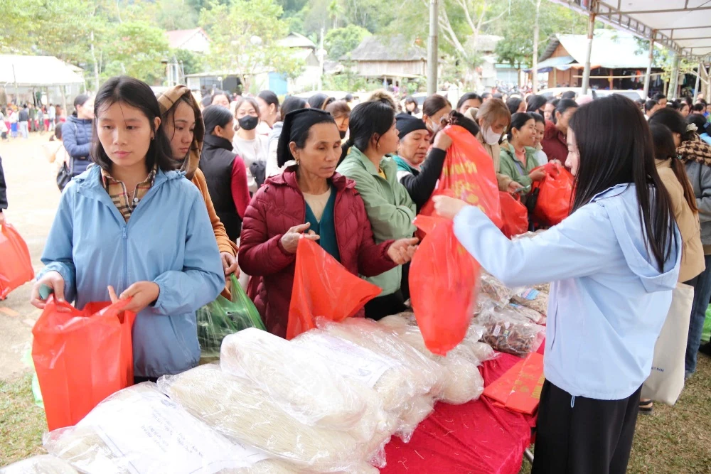 Ấm lòng phụ nữ biên cương