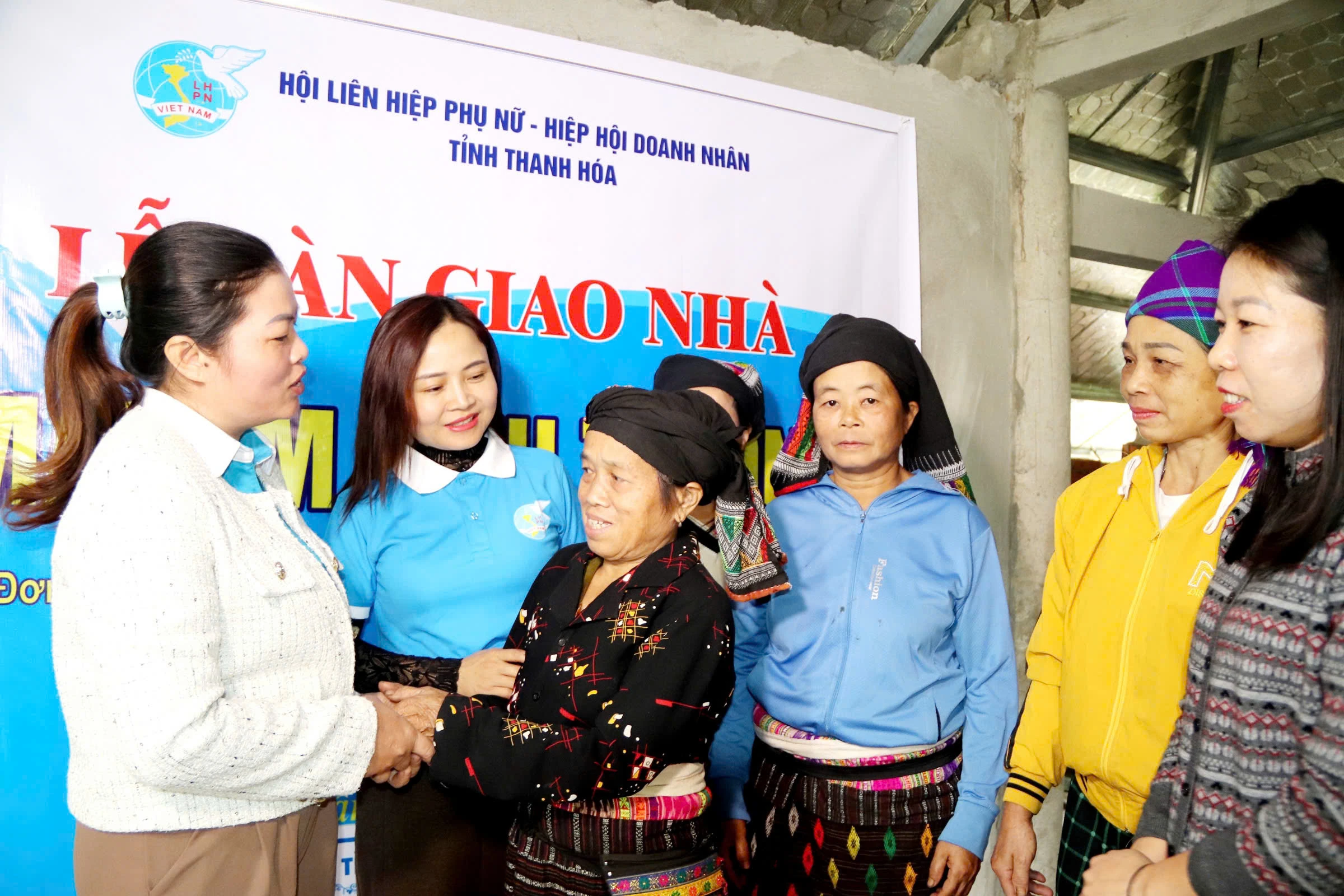 Nhà mới - Ấm tình chị em