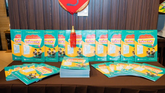 Xây dựng thêm một bộ sách hỗ trợ công tác giảng dạy tiếng Việt ở nước ngoài