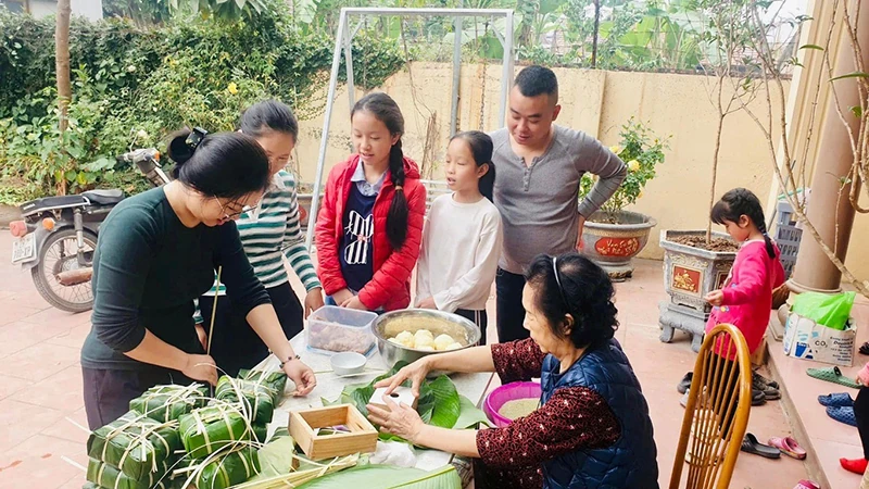 Mỹ tục tết cổ truyền (Bài 3): Giữ nét đẹp tết đến - xuân về