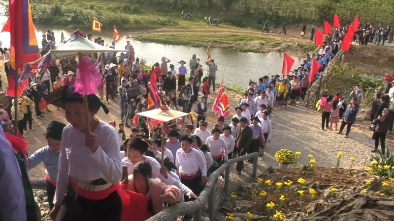 Sắc tết nơi vùng cao (Bài 3): Giữ hồn tết nơi miền non cao