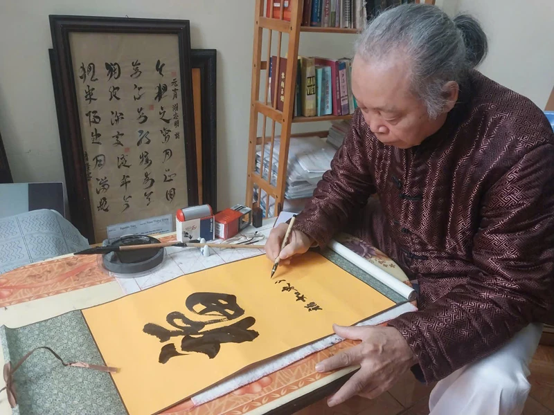 “Văn chương lão đại mãn phong lưu”