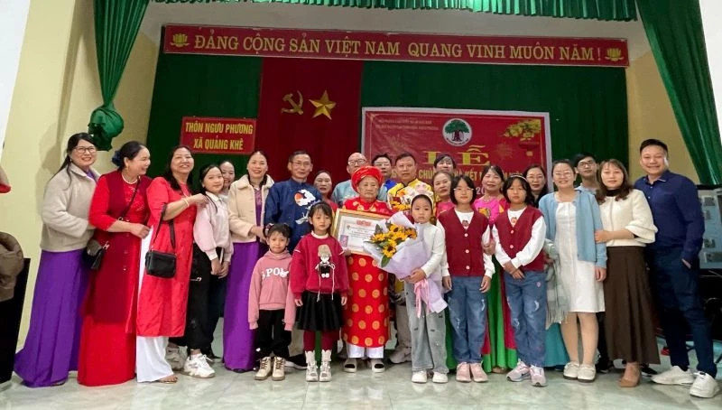 Giữ nếp xưa dưới một mái nhà chung