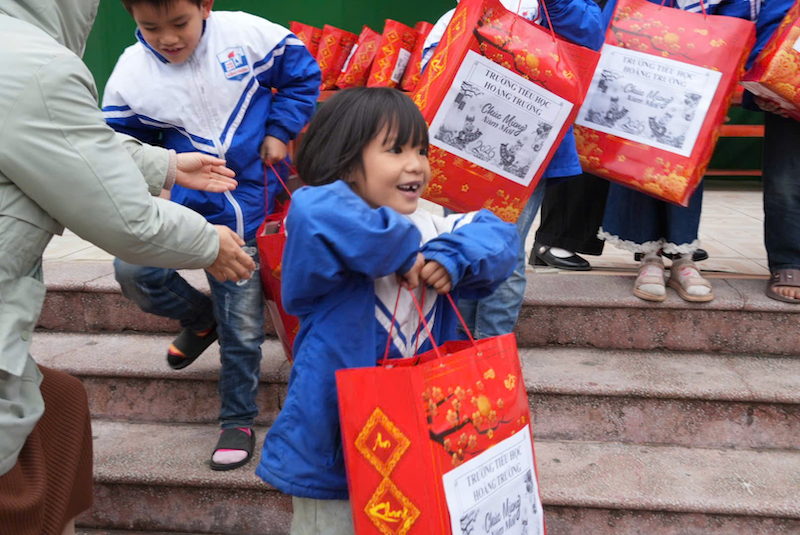 Xã Hoằng Tiến chăm lo Tết cho hộ nghèo: Xuân đến từ sự sẻ chia