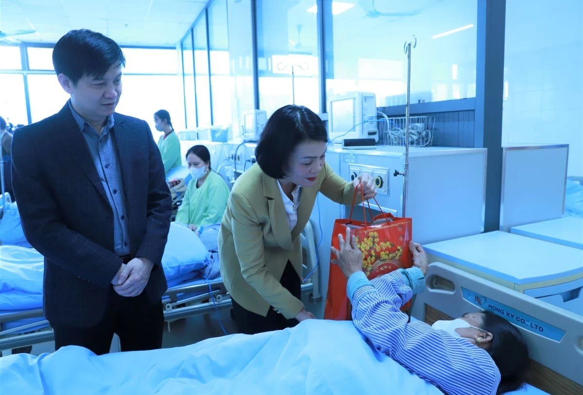 “Xuân yêu thương - Tết sum vầy” sẻ chia cùng bệnh nhân ung thư