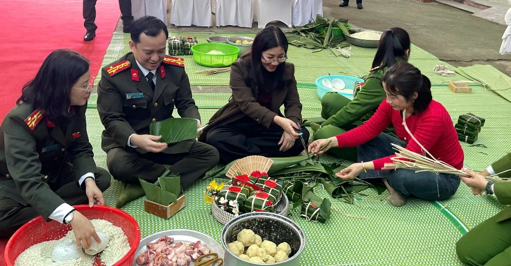 Tết của những đứa trẻ mồ côi