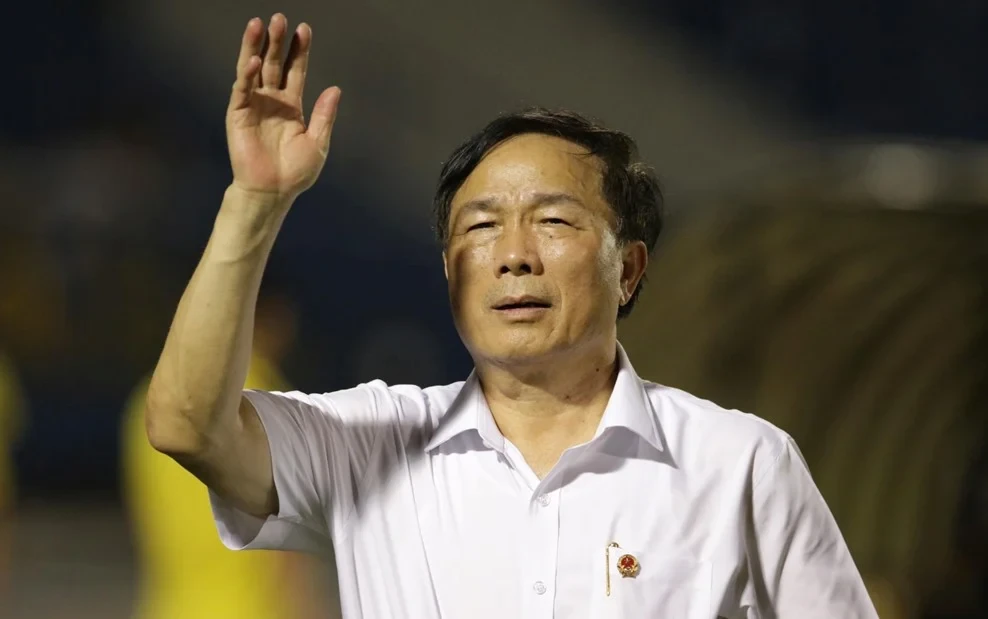 “Bầu” Đệ tặng 300 triệu đồng động viên CLB Thanh Hóa