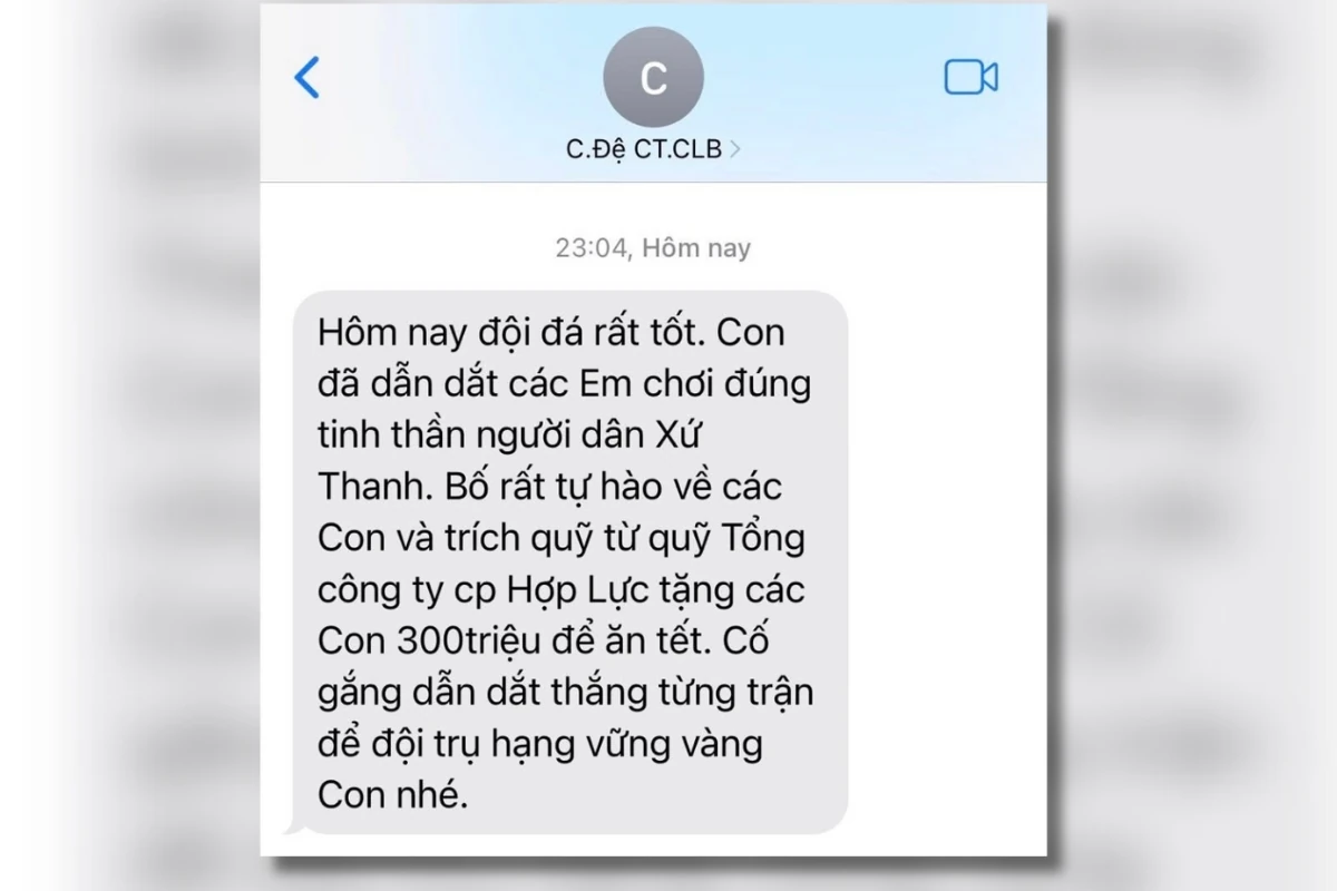 “Bầu” Đệ tặng 300 triệu đồng động viên CLB Thanh Hóa