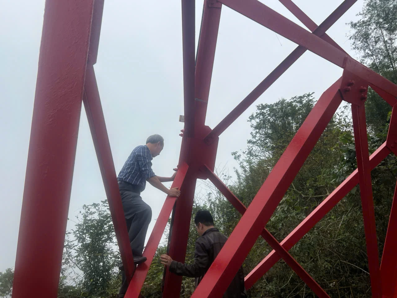 Tết của những người đưa “cánh sóng” vươn xa