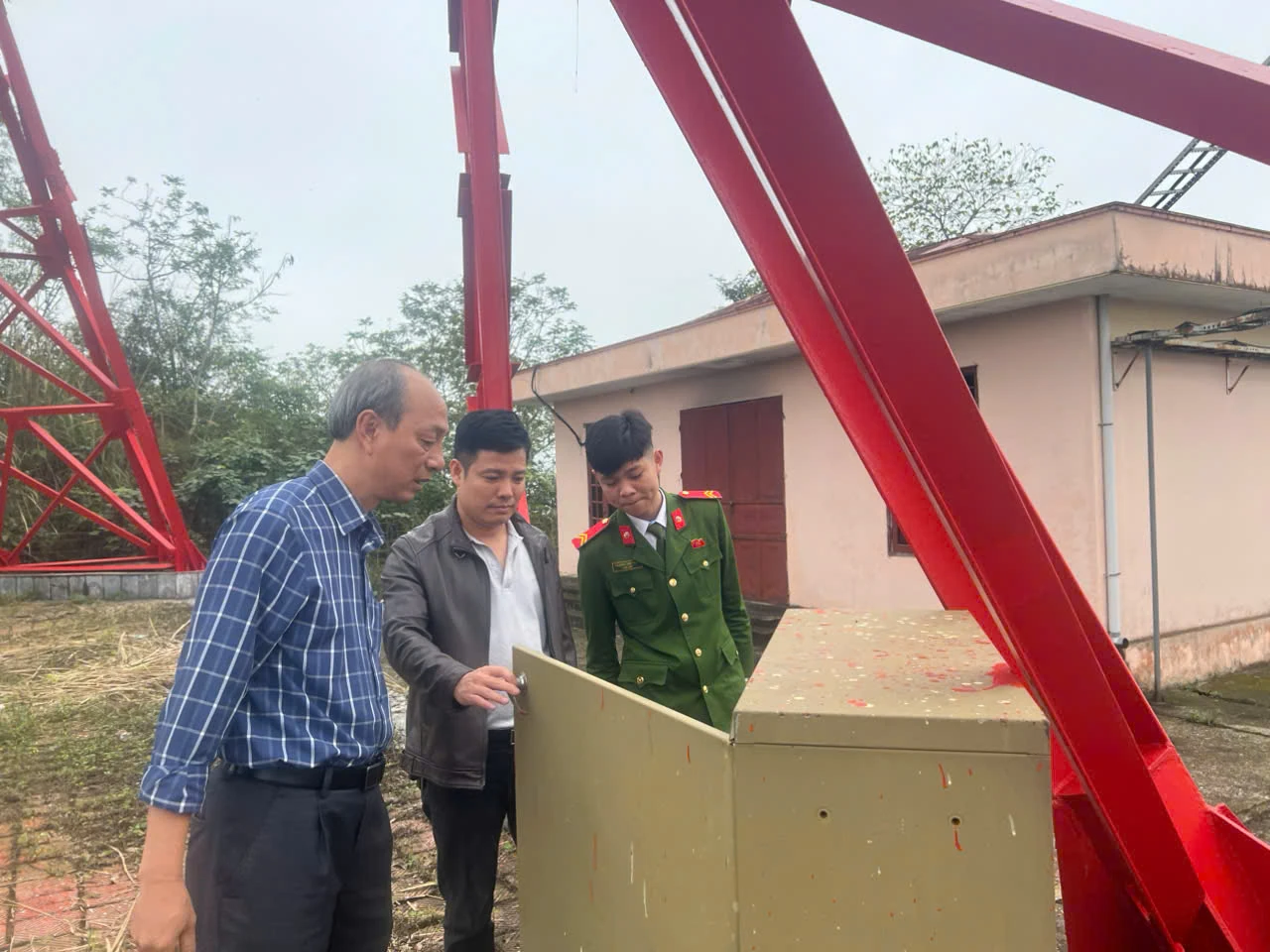 Tết của những người đưa “cánh sóng” vươn xa