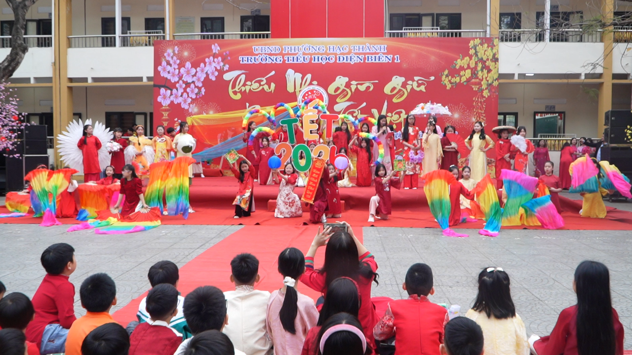 Thiếu nhi gìn giữ bản sắc Tết Việt