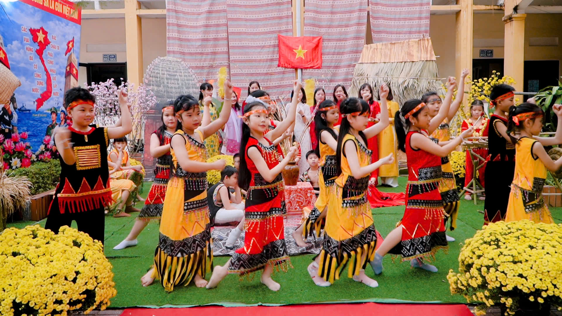 Thiếu nhi gìn giữ bản sắc Tết Việt