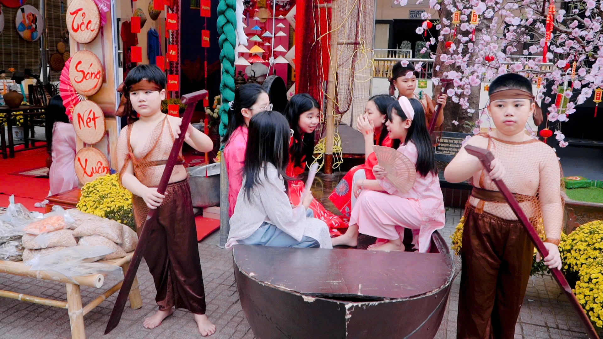 Thiếu nhi gìn giữ bản sắc Tết Việt