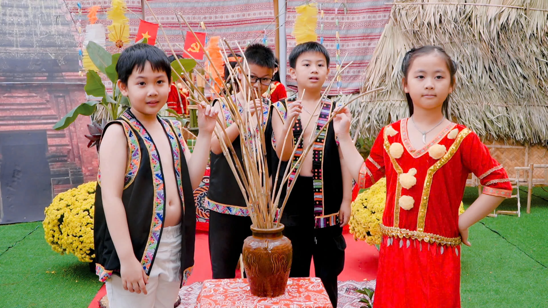 Thiếu nhi gìn giữ bản sắc Tết Việt