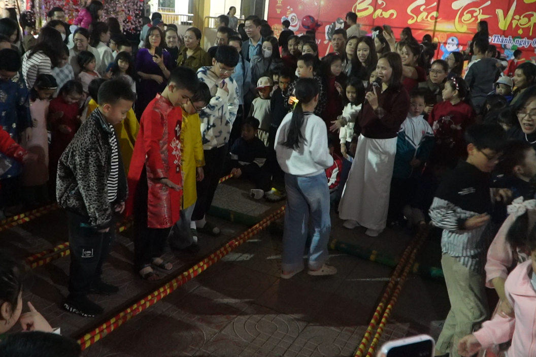 Thiếu nhi gìn giữ bản sắc Tết Việt