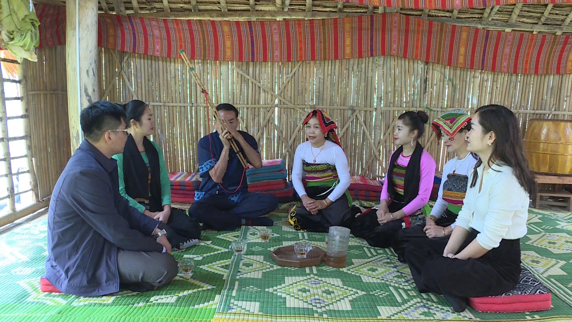 Vấn vương câu khặp ngày xuân