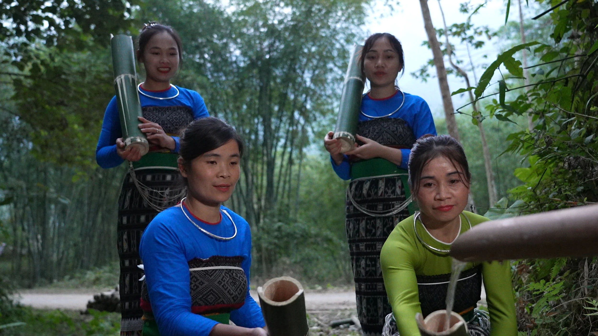 “Au nặm pí mớ” - Mỹ tục mở đầu năm mới của người Thái