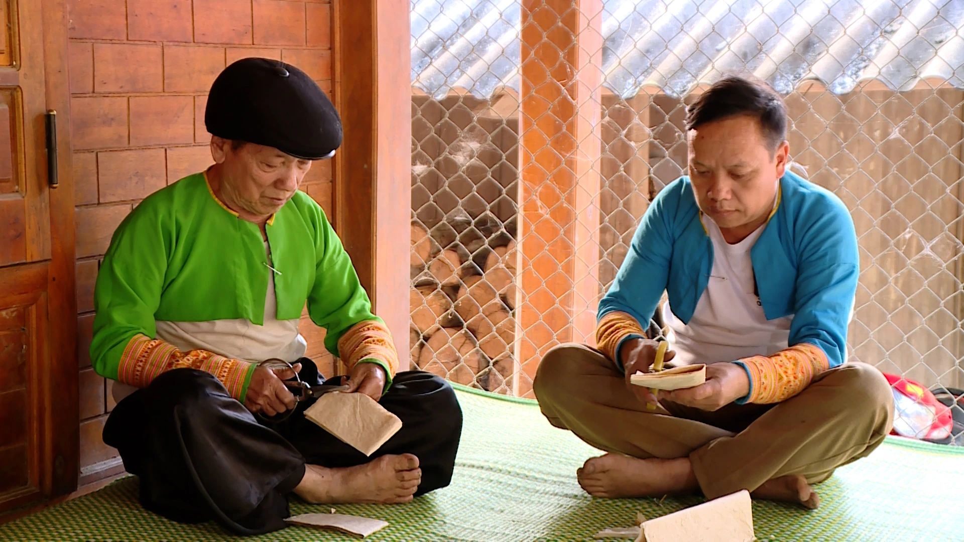 Rộn ràng không khí Tết của người Mông ở bản Pù Đứa