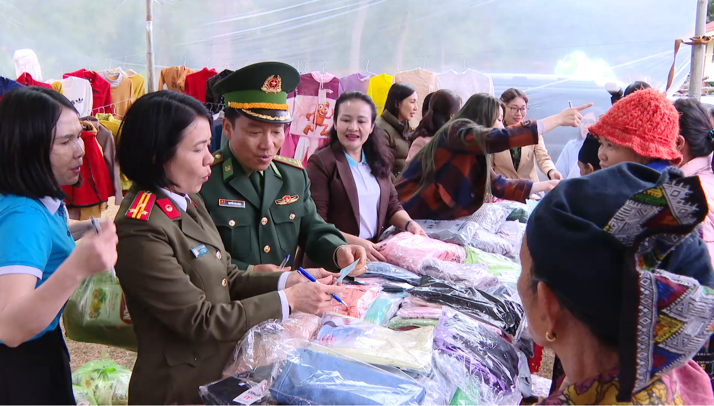 Tết ấm vùng biên xứ Thanh