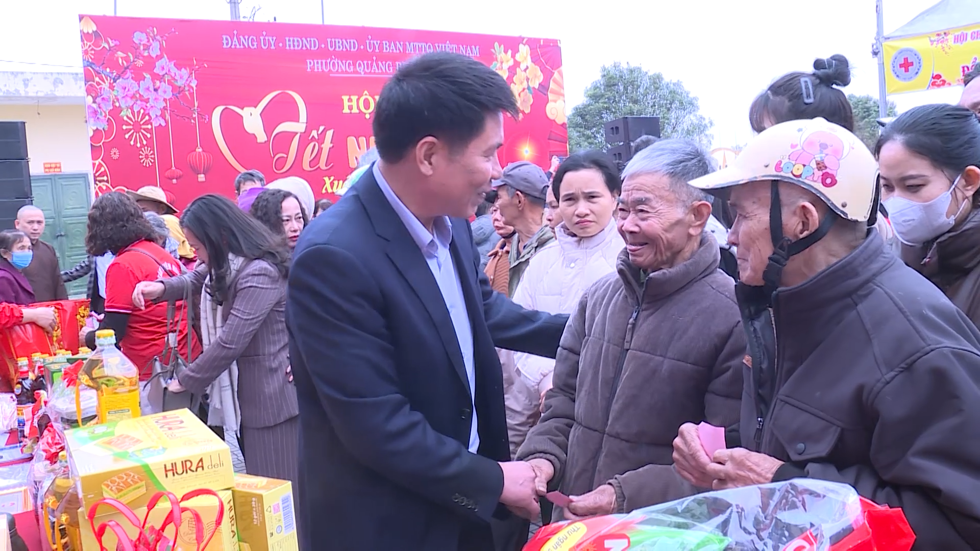 Xuân ấm lòng dân