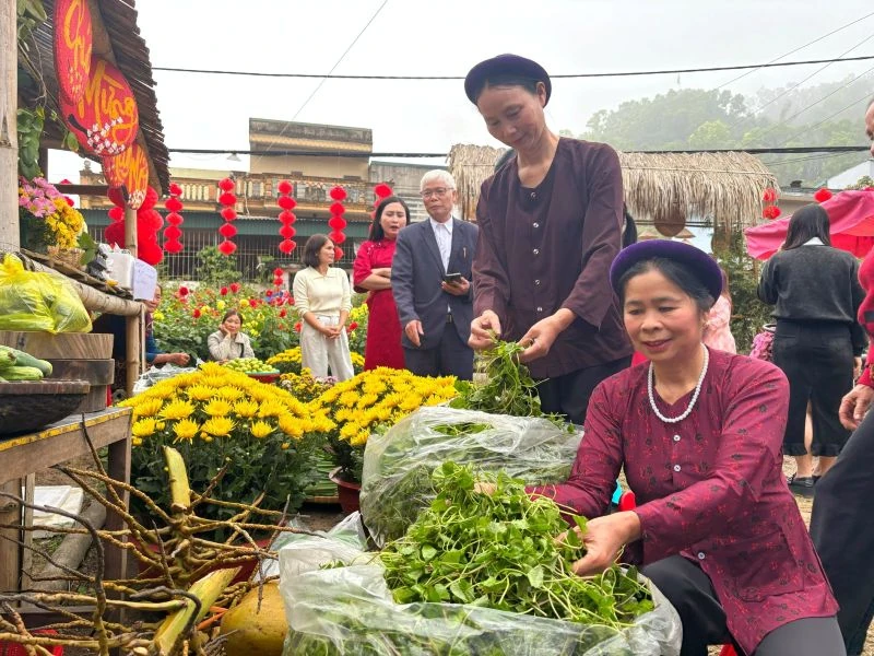 Sắc xuân nơi làng cổ