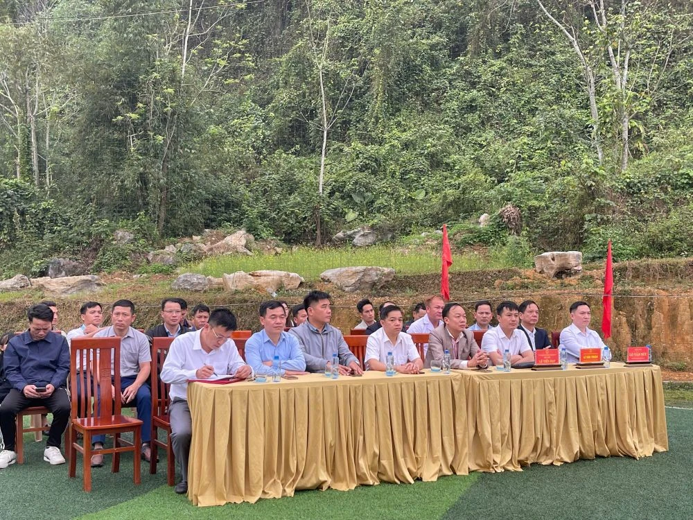 Sôi nổi giải bóng đá nam mừng Đảng - mừng Xuân Bính Ngọ 2026 xã Thanh Quân