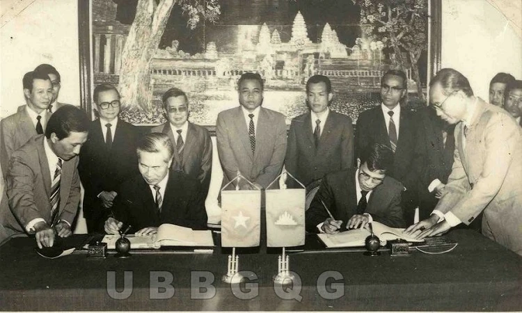 Ngày này năm xưa (18/2): Quốc hội khoá 4 họp kỳ thứ ba biểu dương thắng lợi vĩ đại của dân tộc ta