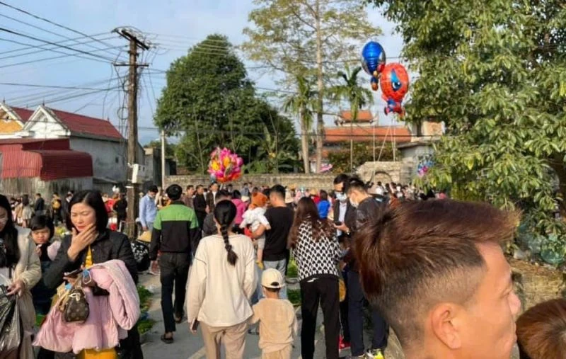 Chợ Đình làng Đài mùng 2 Tết – Nét đẹp văn hóa của người Cổ Định