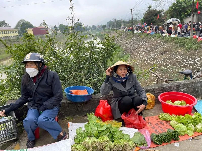 Chợ Đình làng Đài mùng 2 Tết – Nét đẹp văn hóa của người Cổ Định
