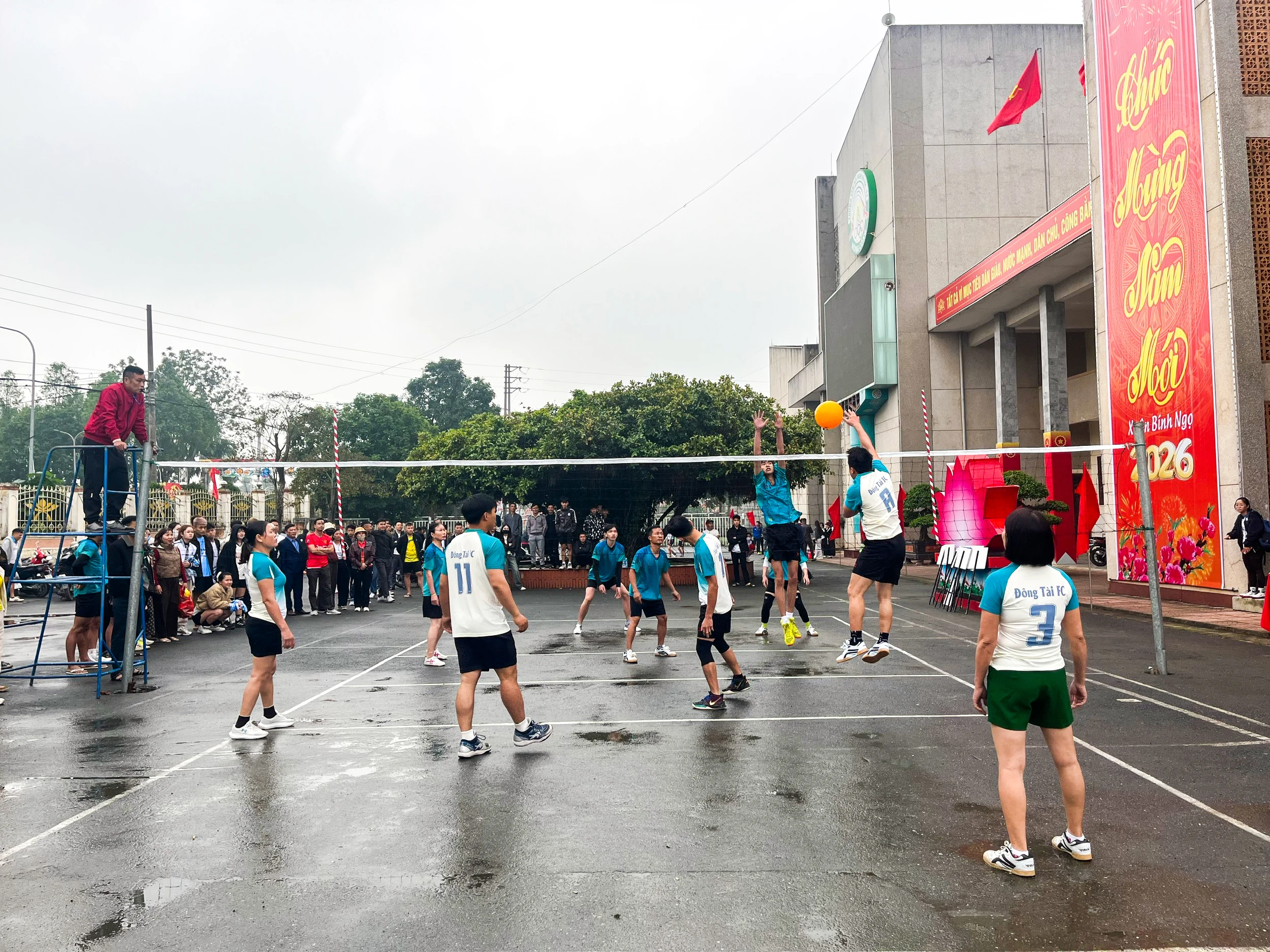 Sôi nổi Giải bóng chuyền hơi nam – nữ và pickleball xã Nông Cống mừng Đảng, mừng Xuân Bính Ngọ 