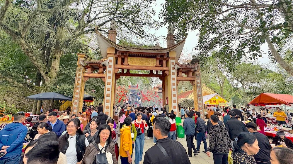 Đầu xuân đi lễ Cửa Đạt