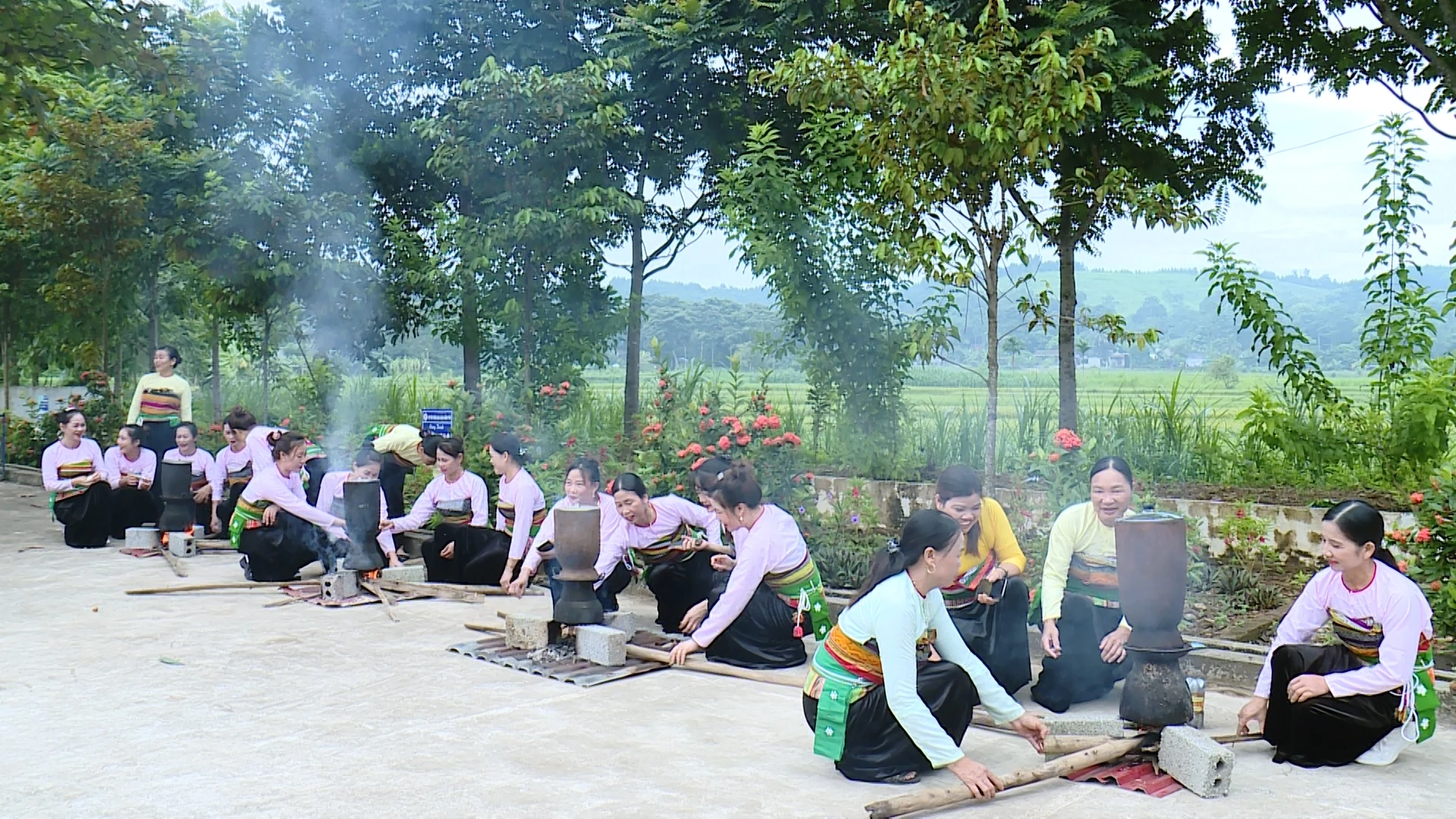 Sắc màu tết Mường Đủ