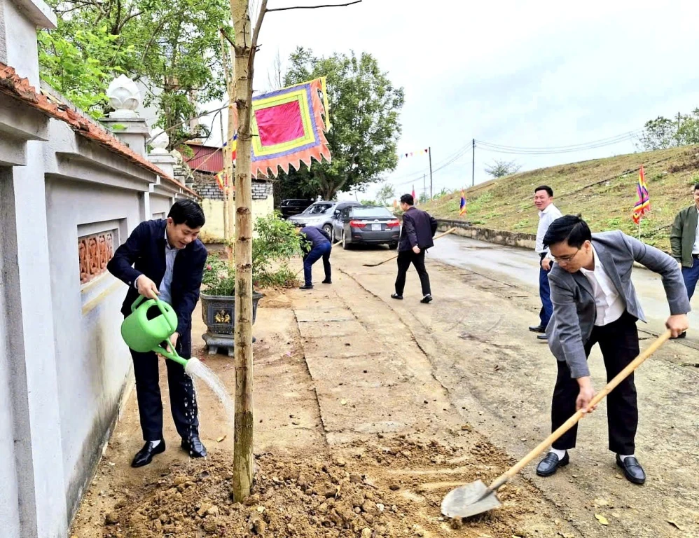 Xã Định Tân phát động “Tết trồng cây đời đời nhớ ơn Bác Hồ”