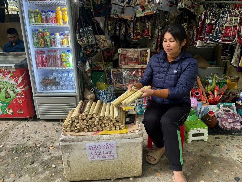 Cơm lam - đặc sản “níu chân” du khách về suối cá Cẩm Lương