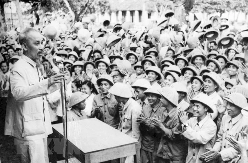 Ngày này năm xưa (24/2): Lời Bác căn dặn “Một quân đội văn hay võ giỏi, là một quân đội vô địch”