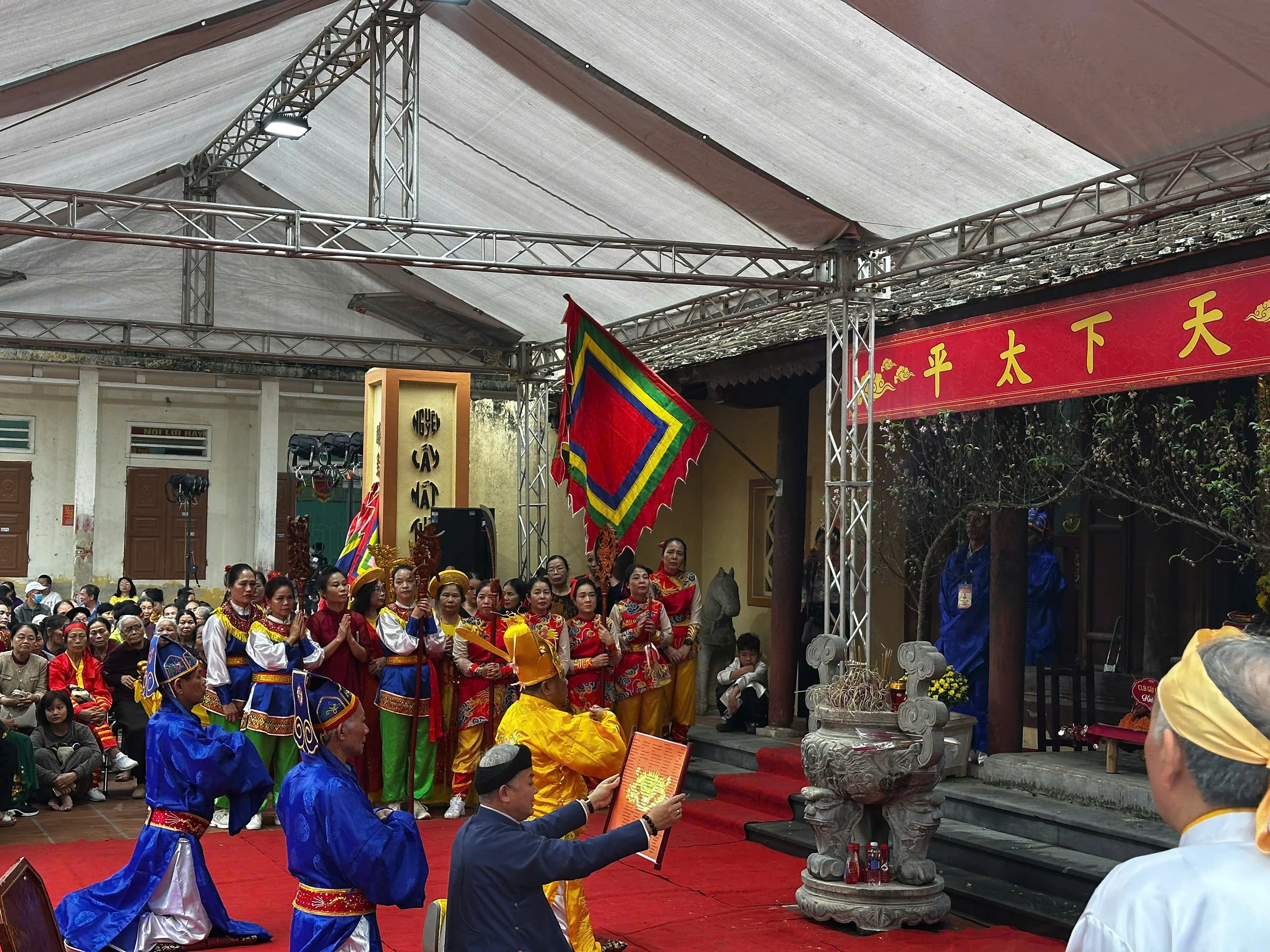 Lễ hội đền thờ Nguyễn Phục: Khi hội làng vẫn bền bỉ trong lòng đô thị