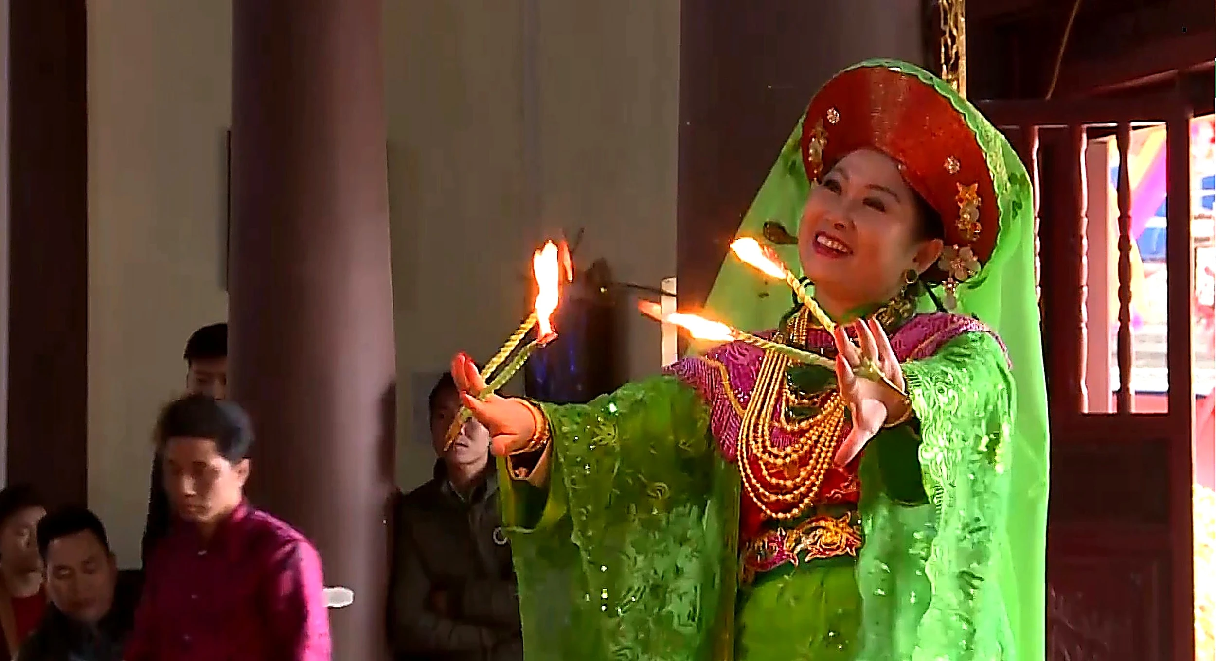 Tín ngưỡng thờ Mẫu xứ Thanh (Kỳ 2): Hầu đồng – Di sản trong đời sống hôm nay