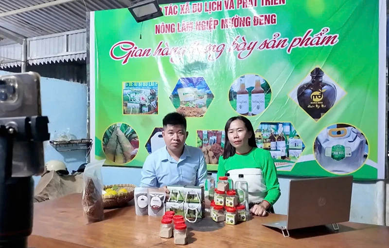 Phụ nữ xứ Thanh trong kỷ nguyên số (Bài 1): Mở lối trên không gian mạng để phát triển kinh tế