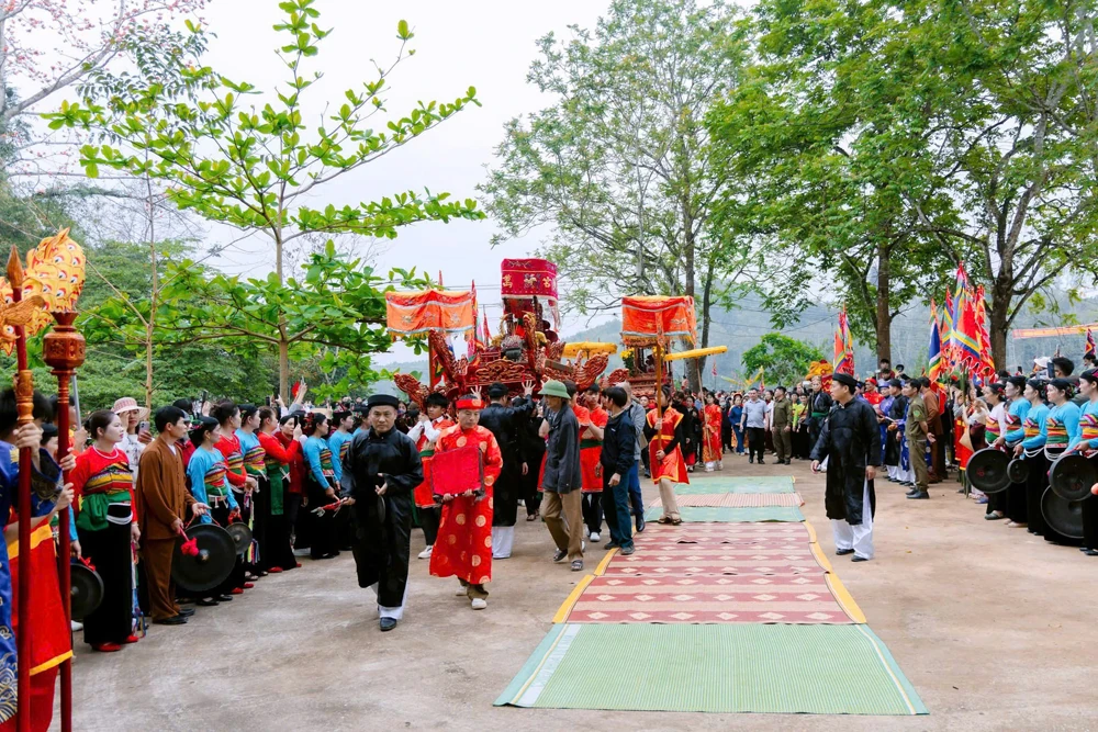 Tháng Giêng trẩy hội Mường Đòn