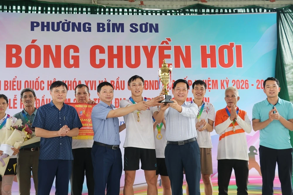 Phường Bỉm Sơn: Sôi nổi giải bóng chuyền hơi chào mừng bầu cử đại biểu Quốc hội và HĐND các cấp